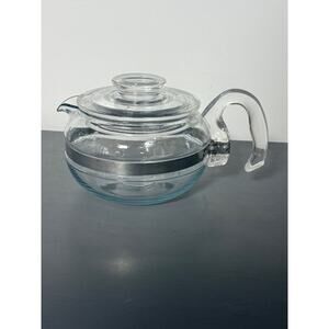 Vintage Pyrex 8446B 6-Cup Flameware Glass w/ Lid